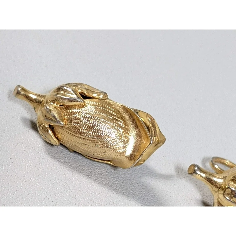Vintage Gold Tone Rosebud Flower Clip On‎ Earrings Textured Floral